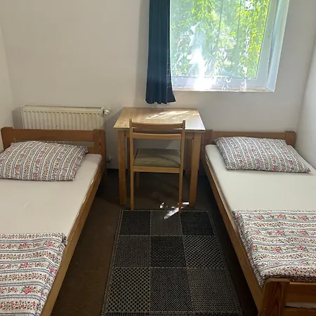 Jablon W Ogrodzie Homestay *