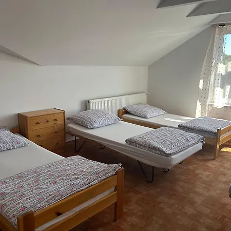 Jablon W Ogrodzie 홈스테이 *