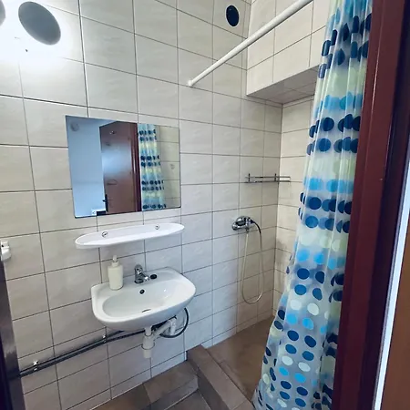 Jablon W Ogrodzie 쳉스토호바