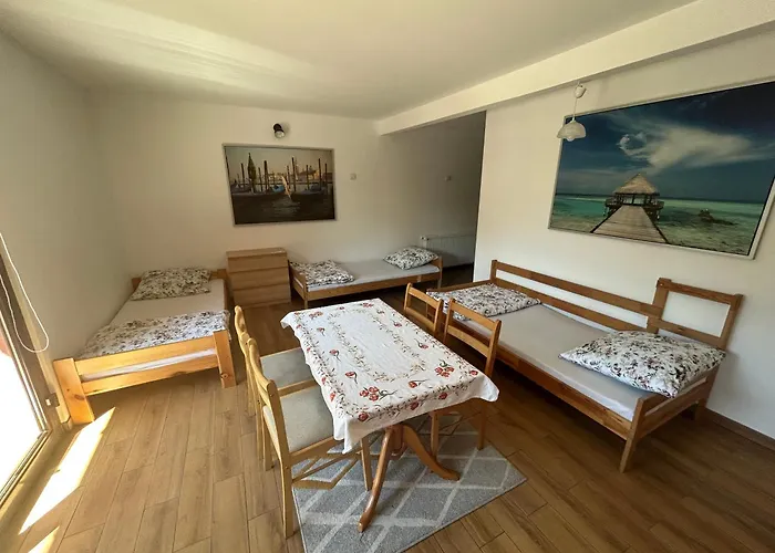 Jablon W Ogrodzie 홈스테이 *