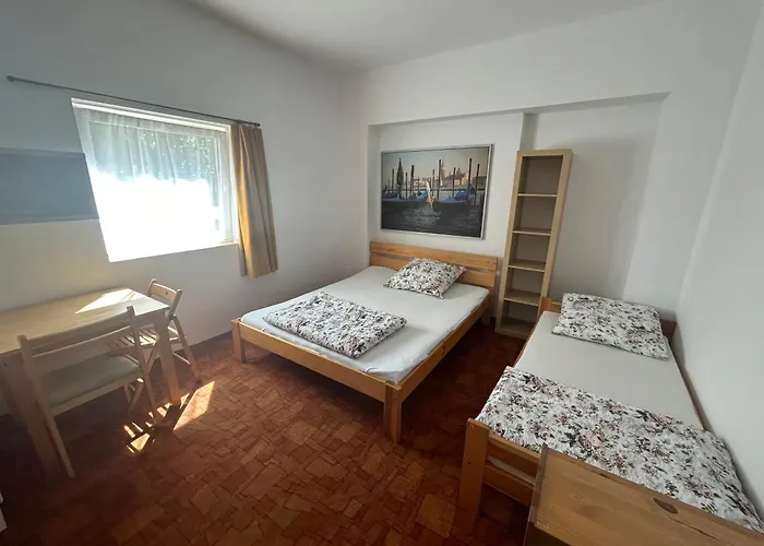 Jablon W Ogrodzie * 쳉스토호바